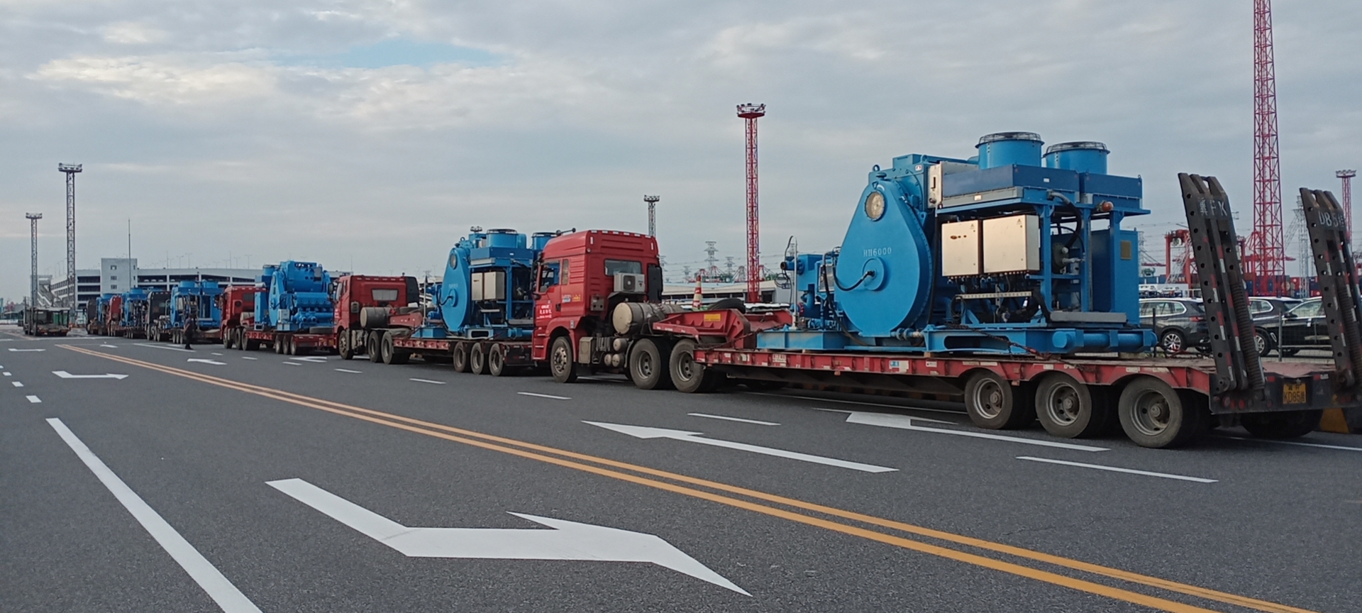 襄汾县拉货13米半挂车17米5平板车-专注长途运输-第1张图片-大件物流高手